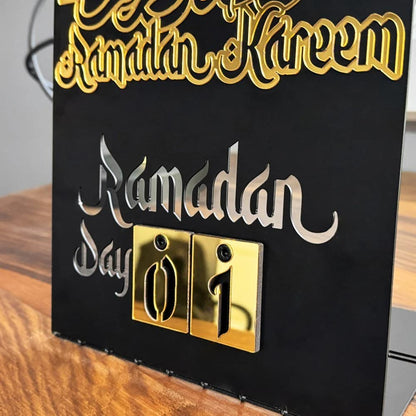Ramadan Kareem Changeable Date Islamic Calendar Table Decor – Metal & Acrylic | Global Wall Art
